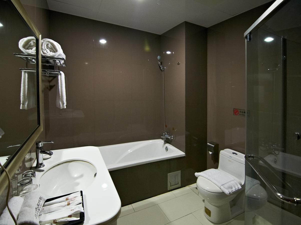 James Joyce Coffetel Hotel Guangzhou Shi Jing City Square Branch מראה חיצוני תמונה