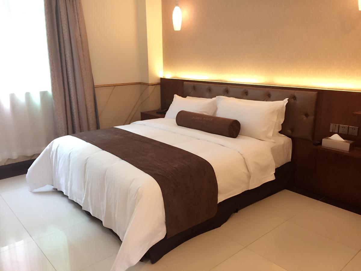 James Joyce Coffetel Hotel Guangzhou Shi Jing City Square Branch מראה חיצוני תמונה