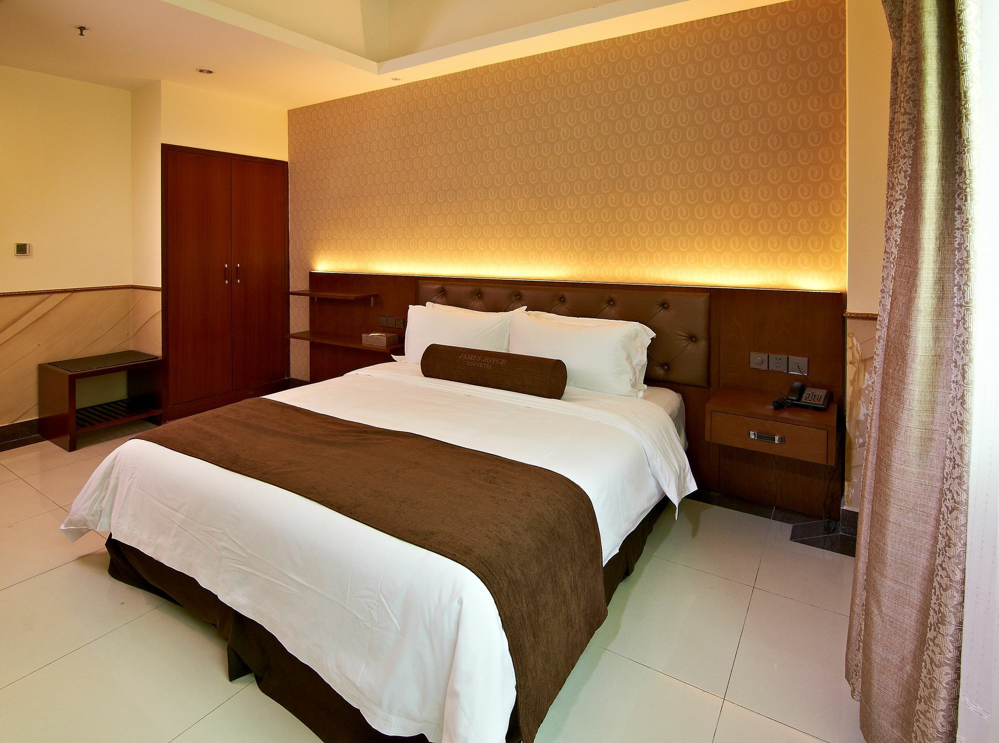 James Joyce Coffetel Hotel Guangzhou Shi Jing City Square Branch מראה חיצוני תמונה